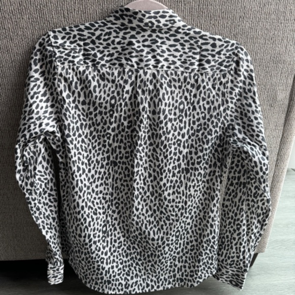 NWT Women’s UNTUCKit Leopard Blouse - Picture 6 of 6